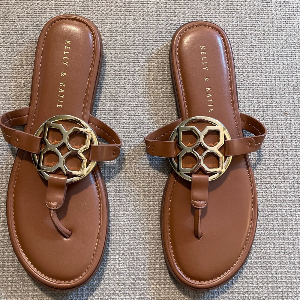 Kelly and Katie Women’s brown medallion toe-post sandal 8.5